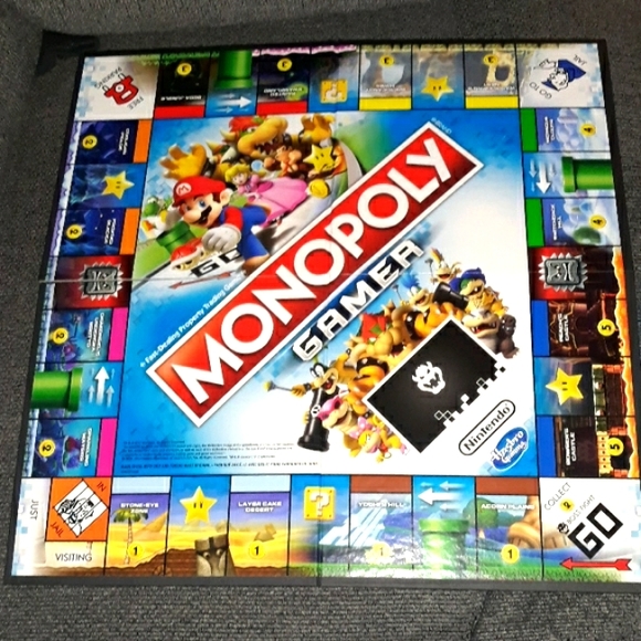 Monopoly Gamer Board Game, excellent condition, pieces new in plastic - Picture 2 of 13